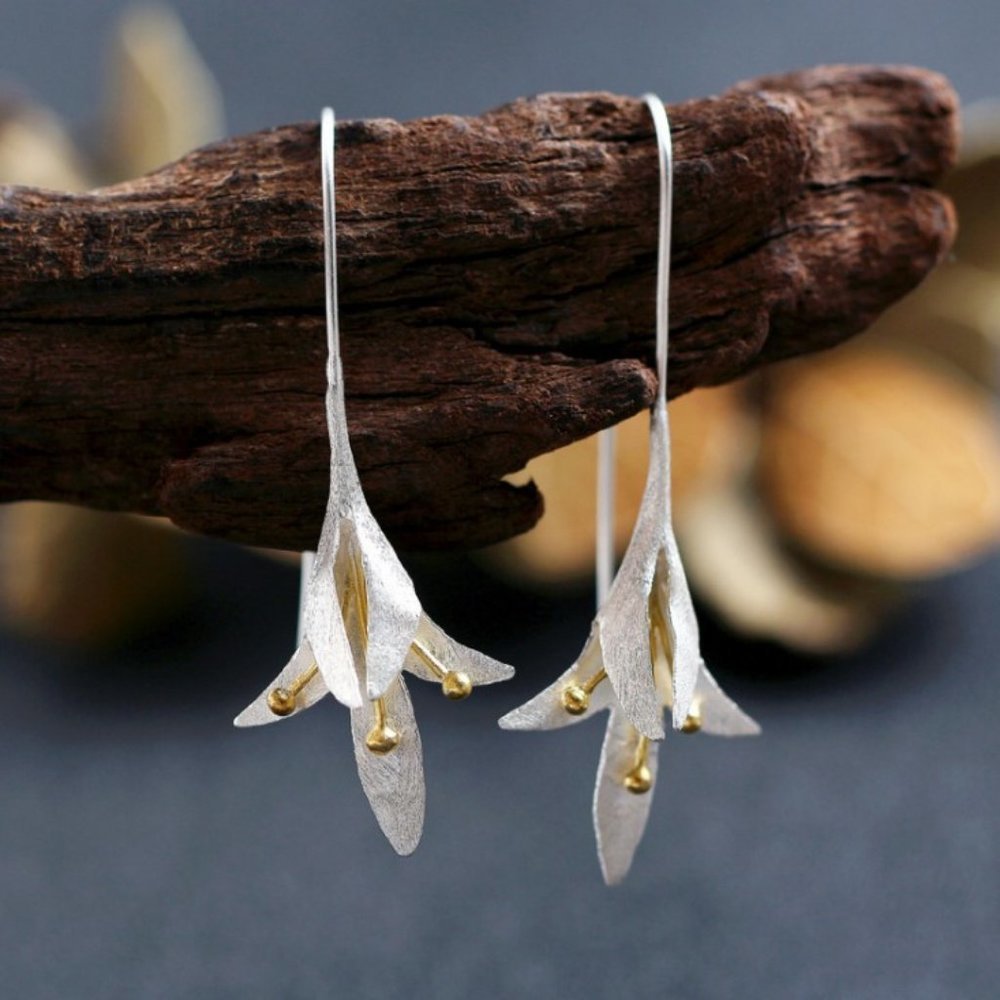 NEW 925 Sterling Silver Two Tone Lily Earrings - Picture 1 of 3